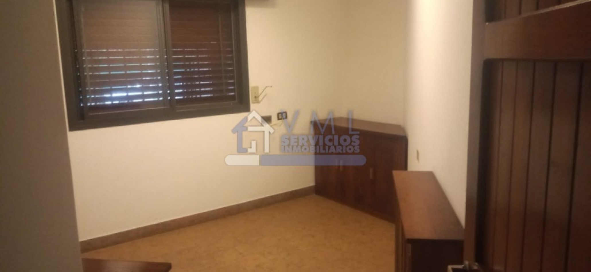 B° Jardin Espinosa, ALQUILER excelente ubicacion! para Uso Comercial