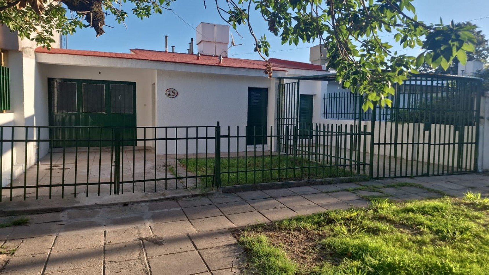 Inaudi! Hermosa casa en ALQUILER 3 dormitorios, patio, garage