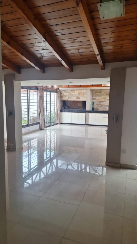 Imperdible!! Casa 3 dormitorios a mts de R. MARTINOLI - Excelente zona!!