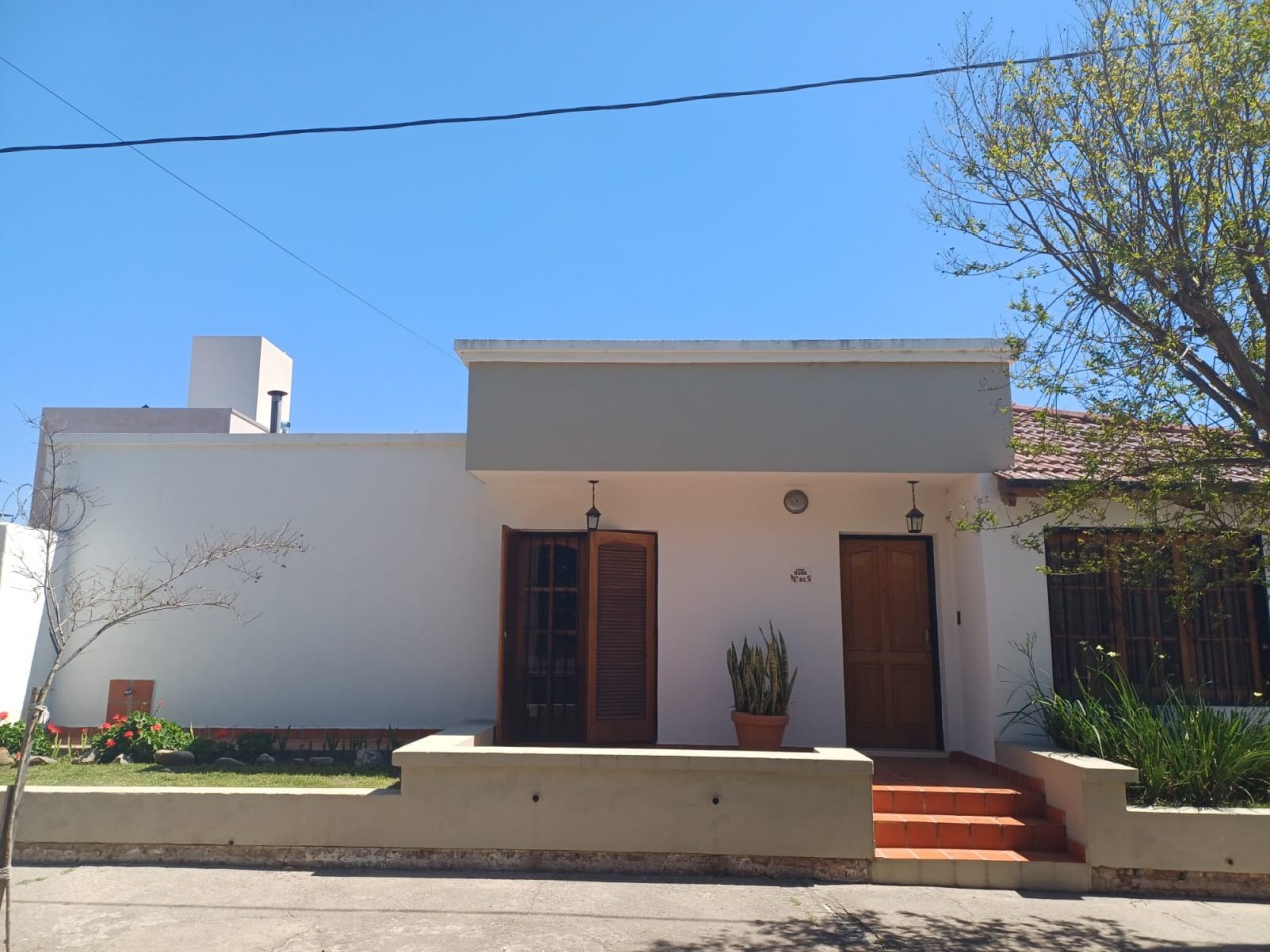 Imperdible!! Casa esquina 3 dormitorios  - Excelente zona residencial!!