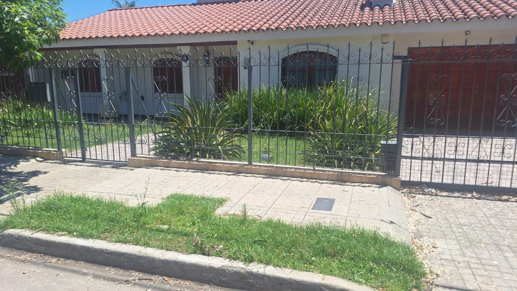 Imperdible!! Casa 3 dormitorios a mts de R. MARTINOLI - Excelente zona!!