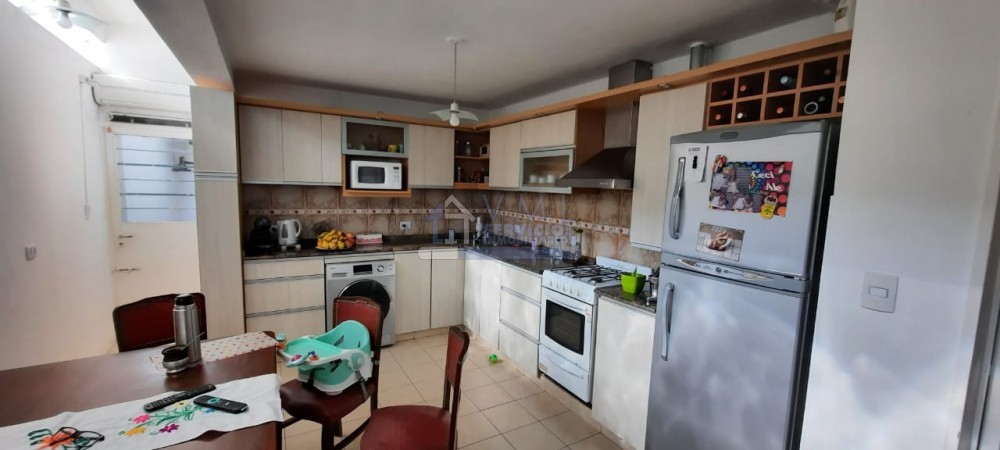 Inaudi! Hermosa casa 3 dormitorios 2 baños C/cochera doble