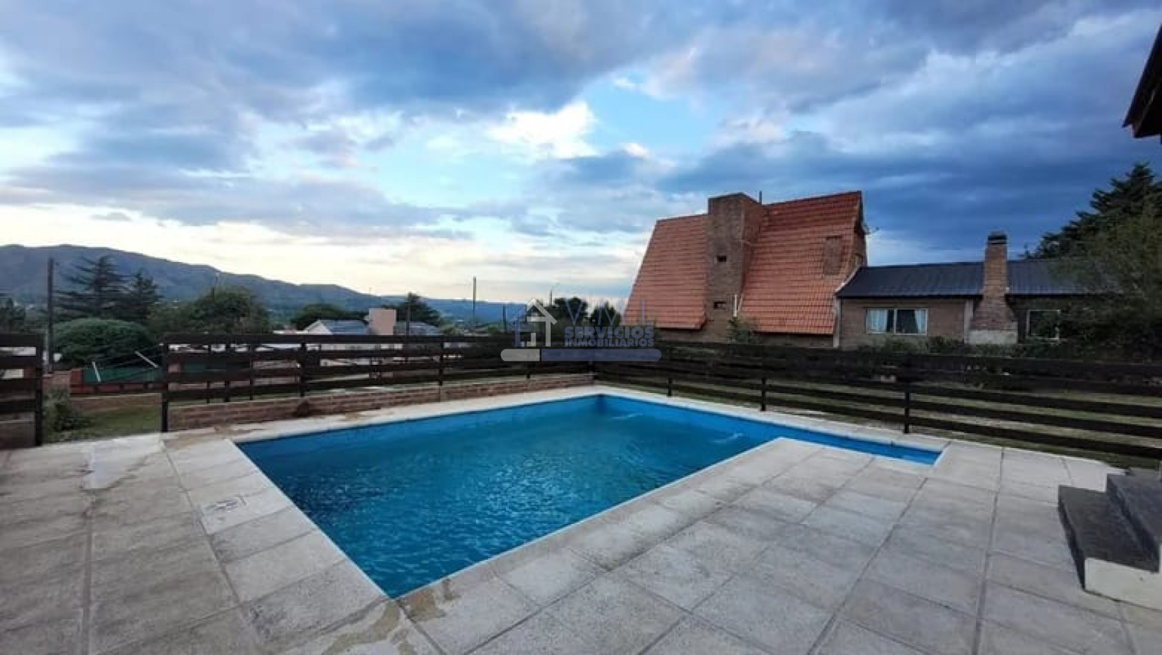 Villa Mirador del Lago! CASA CON PILETA , QUINCHO, ESPECTACULAR VISTA!