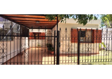 Imperdible!! Casa 4 dormitorios 2 baños- Excelente zona!!